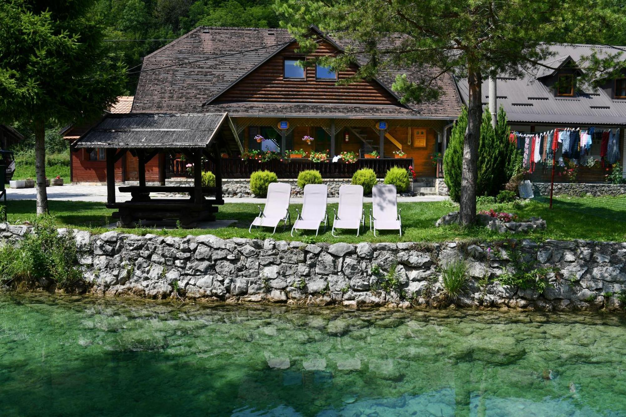 Guest House Martin Korana Exterior photo